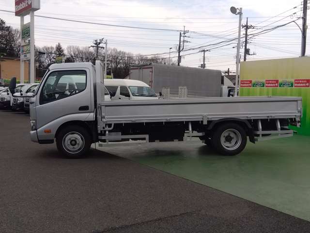 Hino Dutro 2