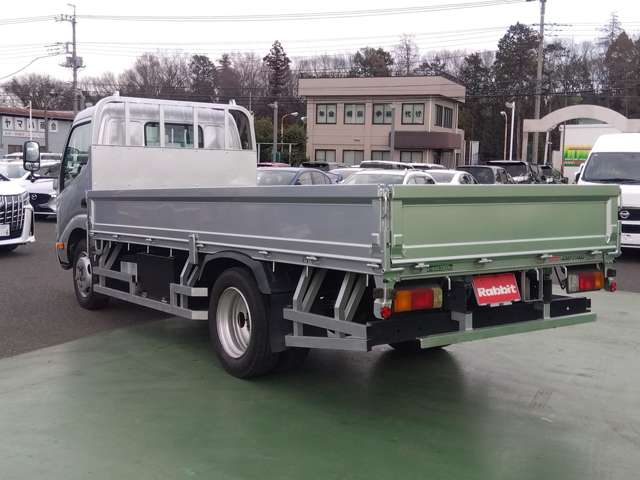 Hino Dutro 3