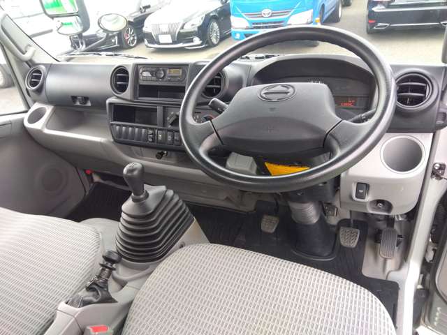 Hino Dutro 4