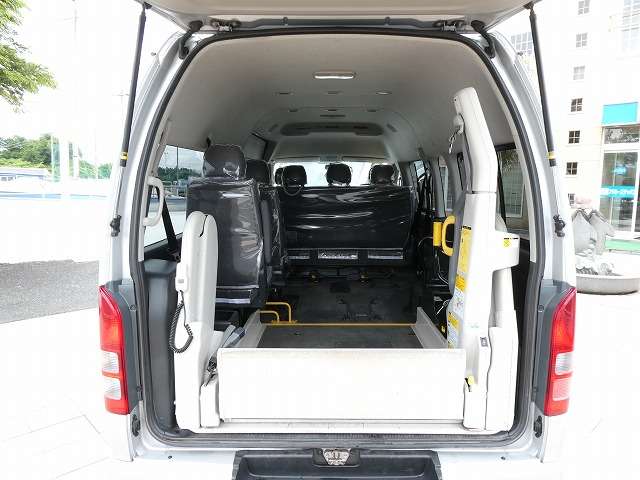 Toyota Regius Ace 2