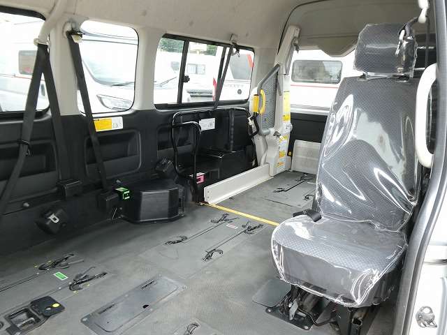 Toyota Regius Ace 3
