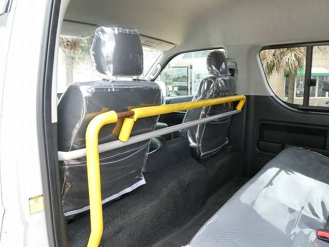 Toyota Regius Ace 4