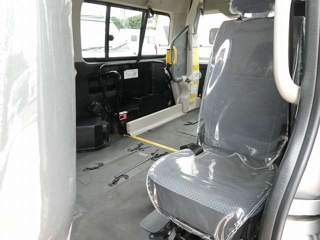 Toyota Regius Ace 6