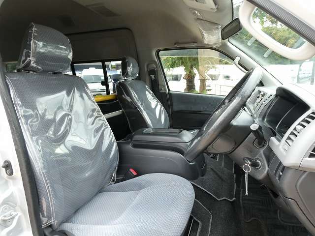 Toyota Regius Ace 10