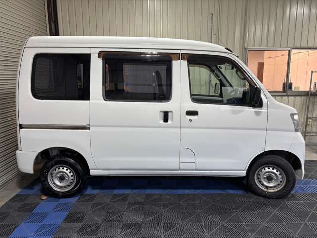 Daihatsu Hijet Cargo 5