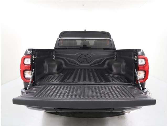 Toyota Hilux 11