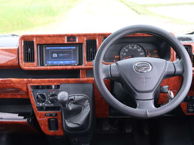 Daihatsu Hijet Cargo 5
