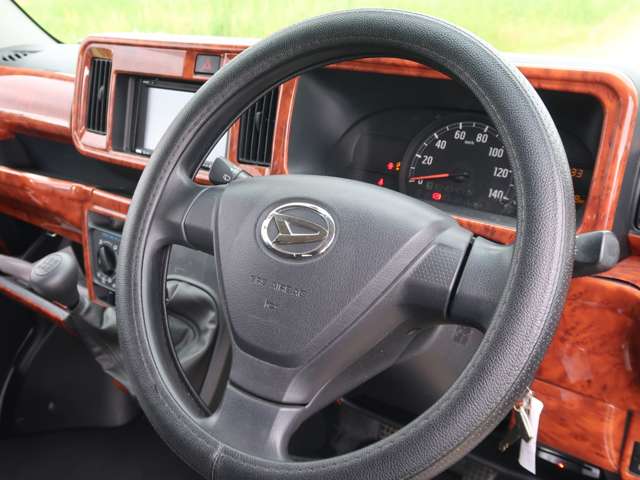 Daihatsu Hijet Cargo 8