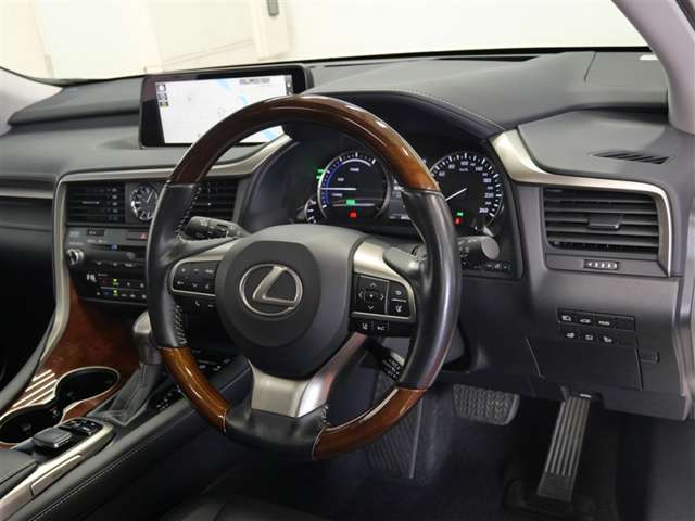 Lexus RX 6