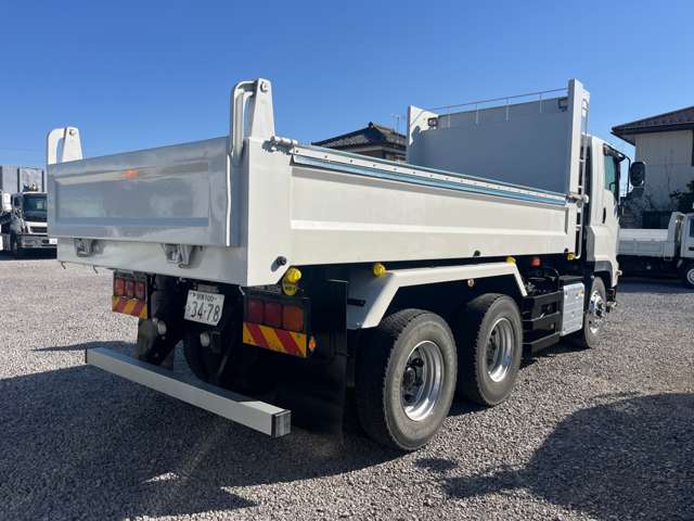 Isuzu Giga 6