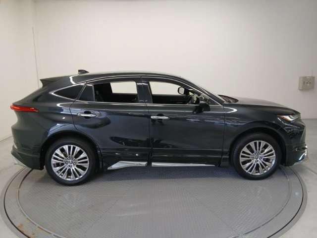 Toyota Harrier 4
