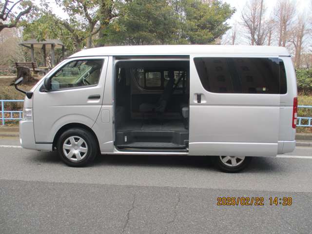 Toyota Hiace 12