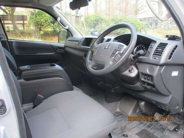 Toyota Hiace 2