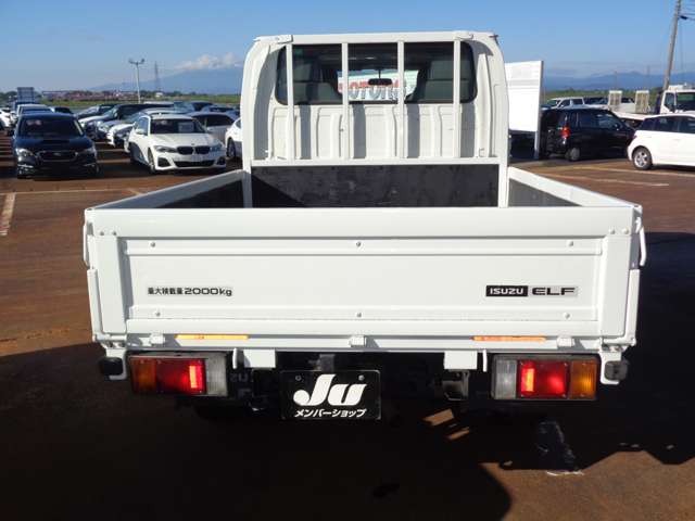 Isuzu Elf 7