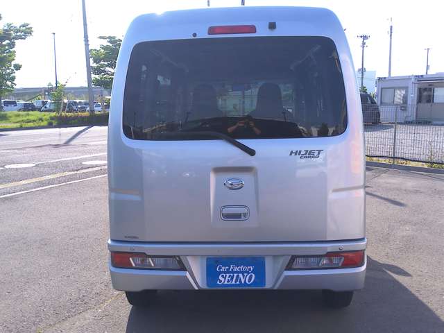 Daihatsu Hijet Cargo 6