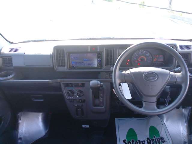 Daihatsu Hijet Cargo 10