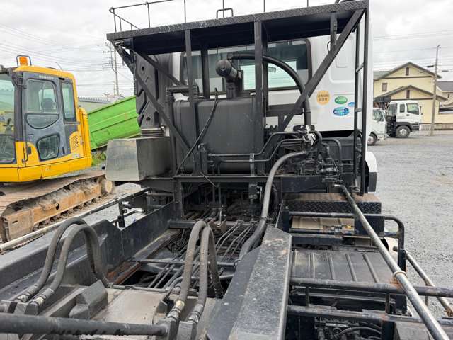 UD Trucks Quon 12