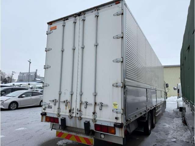 Isuzu Giga 8