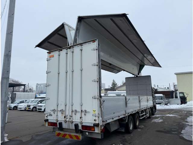 Isuzu Giga 9