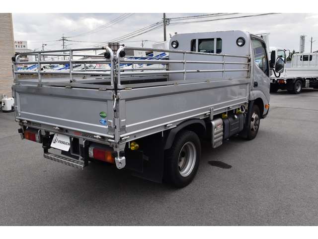 Hino Dutro 11