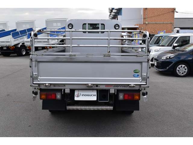 Hino Dutro 5
