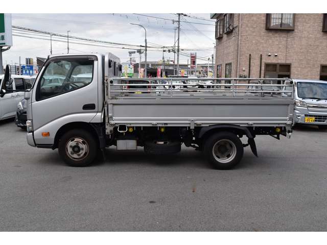 Hino Dutro 8
