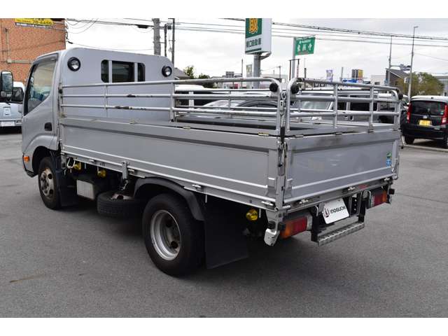 Hino Dutro 10