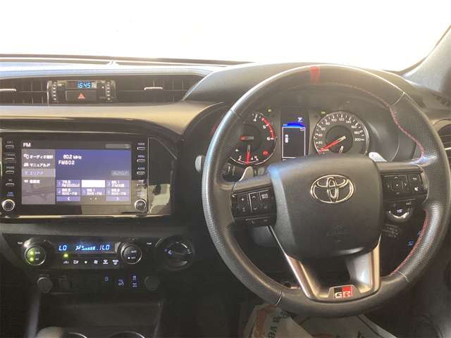 Toyota Hilux 2