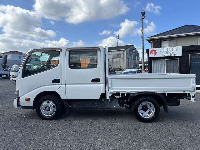 Hino Dutro 4