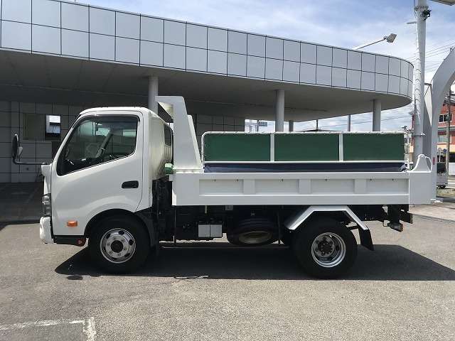 Hino Dutro 12