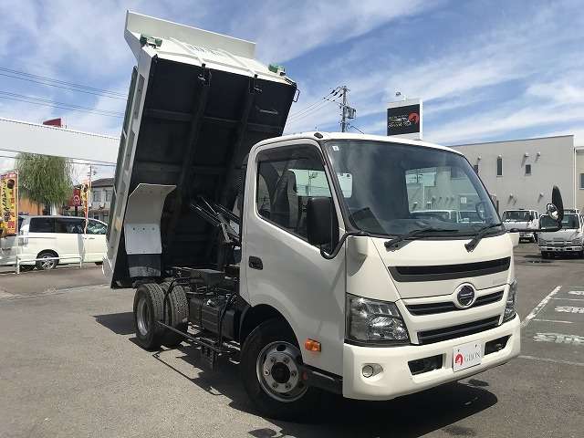Hino Dutro 3