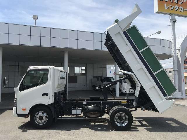 Hino Dutro 4