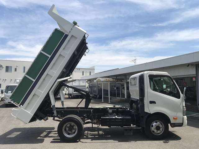 Hino Dutro 5