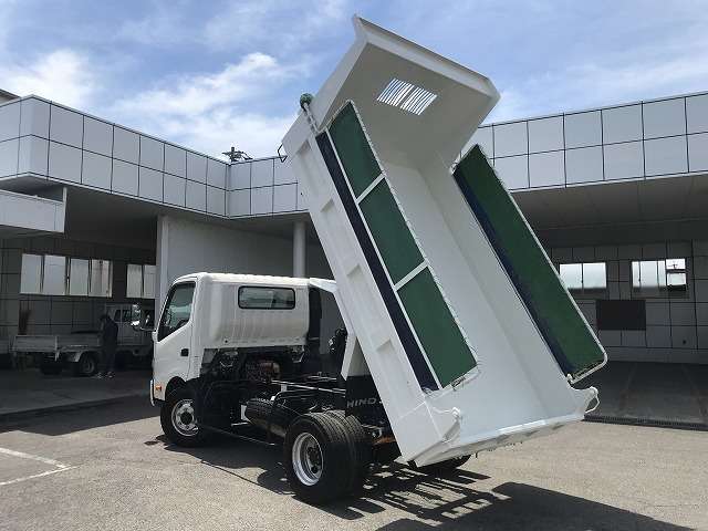 Hino Dutro 6
