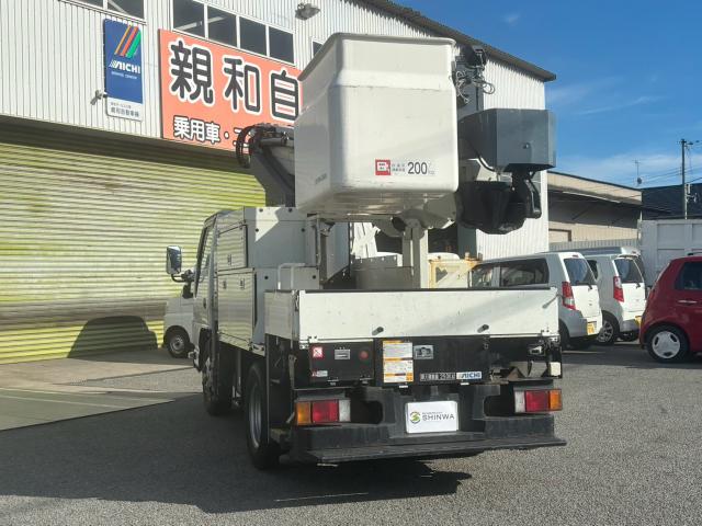 Isuzu Elf 9