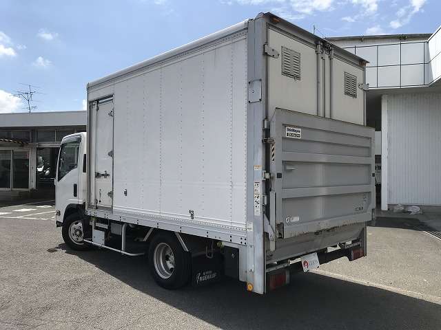 Isuzu Elf 4