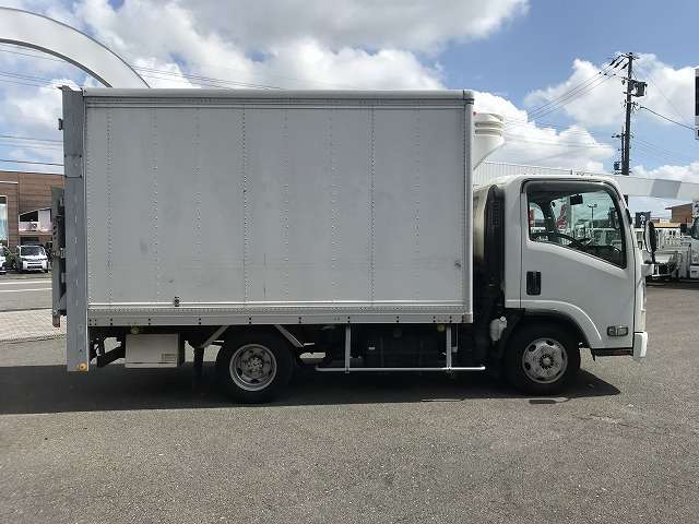 Isuzu Elf 8