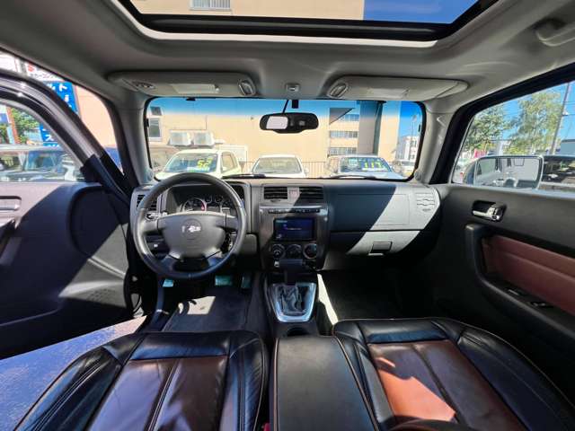 Hummer H3 4