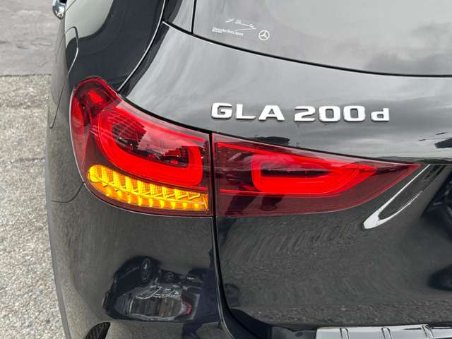 Mercedes-Benz GLA-Class 11