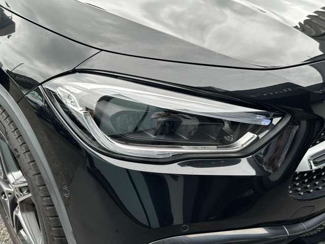 Mercedes-Benz GLA-Class 6