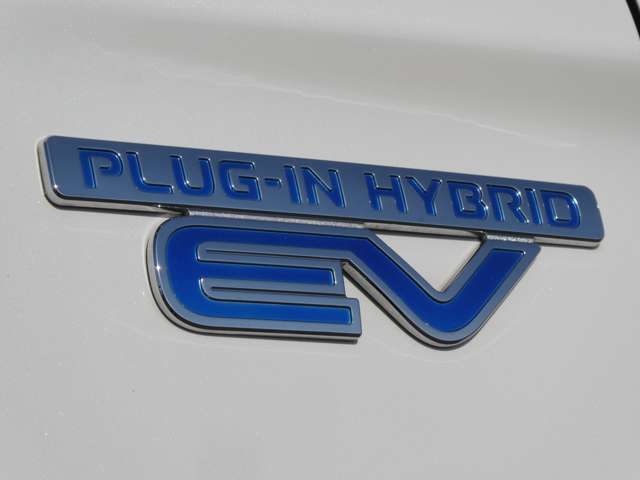 Mitsubishi Outlander PHEV 12