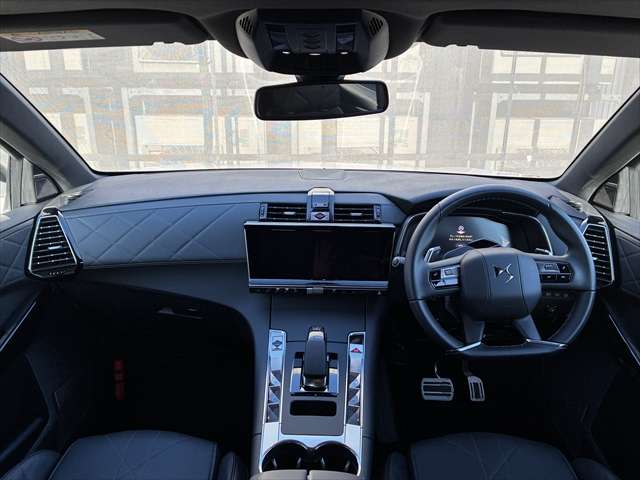 DS Automobiles DS7 11