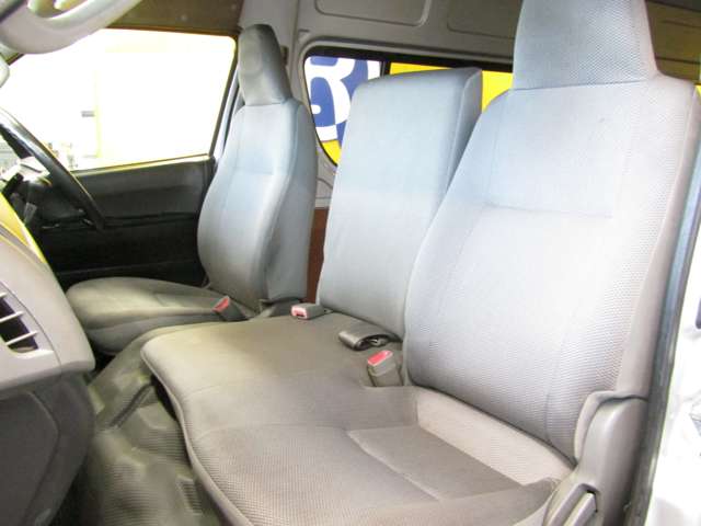 Toyota Regius Ace 6