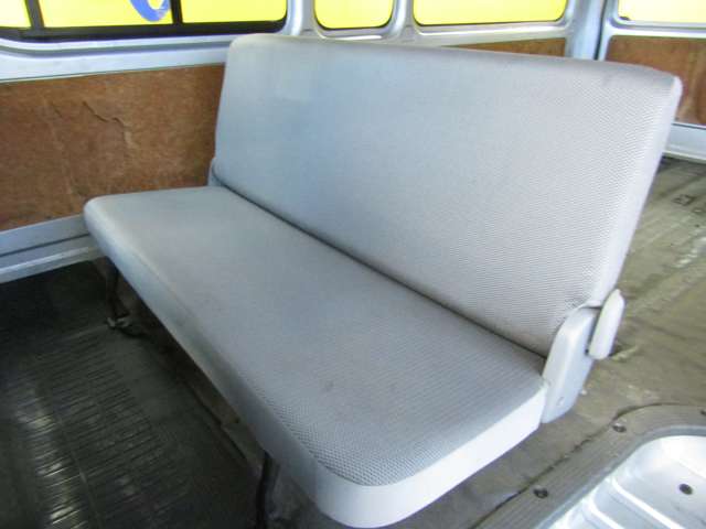 Toyota Regius Ace 7