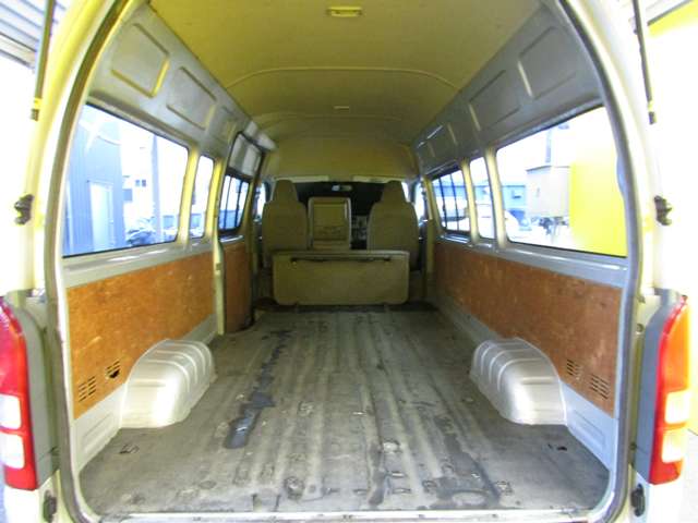 Toyota Regius Ace 9