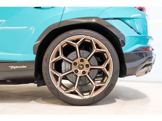 Lamborghini ウルス 11