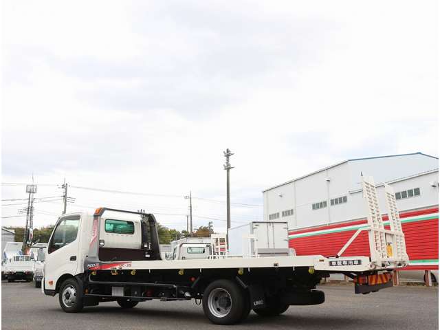 Hino Dutro 12