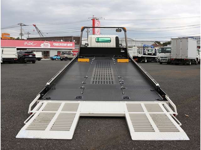 Hino Dutro 3