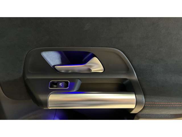 Mercedes-Benz GLA-Class 12