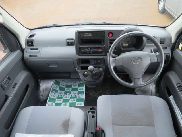 Daihatsu Hijet Cargo 11